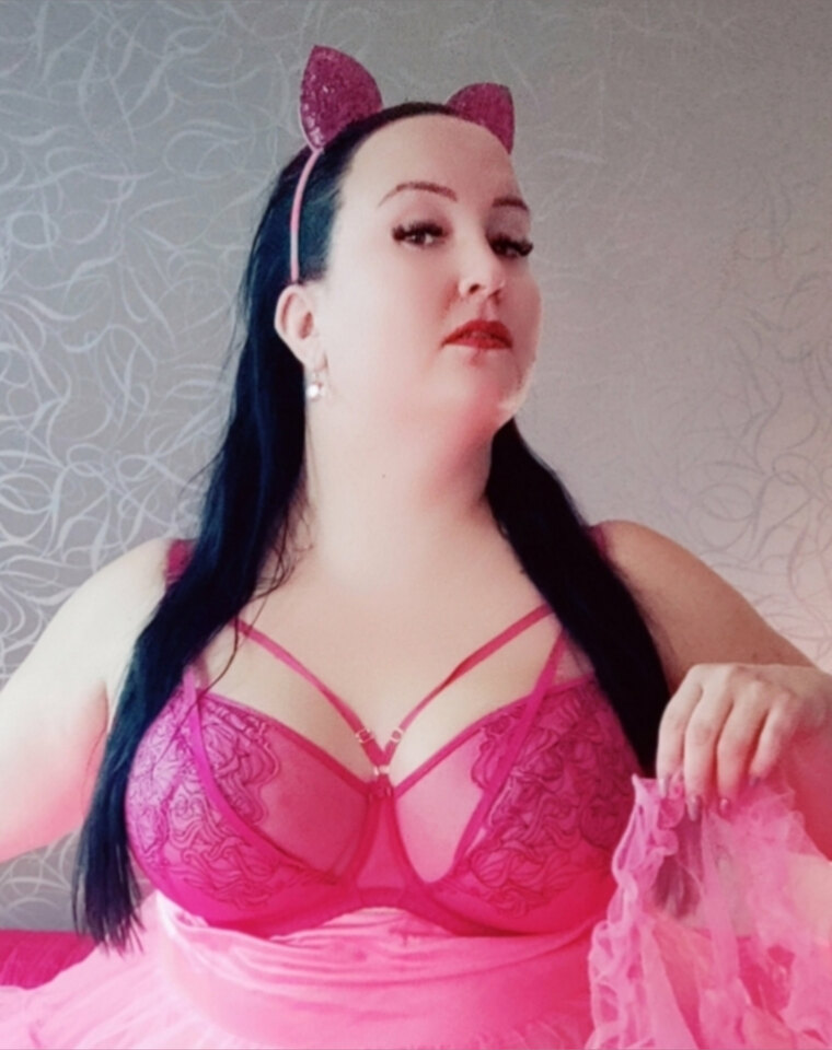 HellKat – suomalainen OnlyFans-tekijä